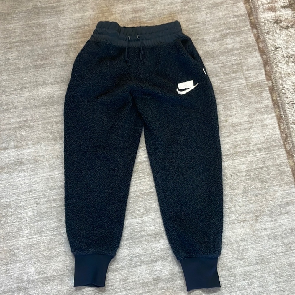 Black Nike sweatpants size M.